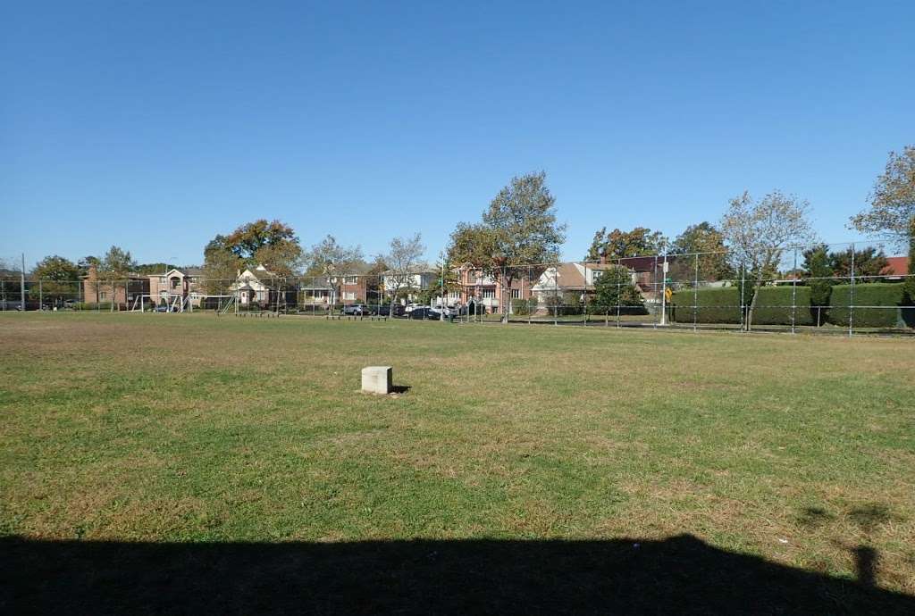 Bayside Fields | 203rd Pl. &, 204th St, Bayside, NY 11360, USA | Phone: (212) 639-9675