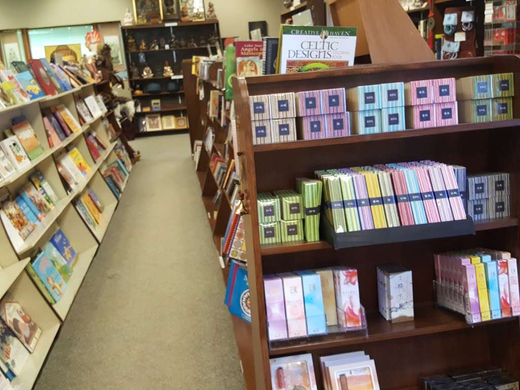 Quest Book Shop | 306 Geneva Rd, Wheaton, IL 60187, USA | Phone: (630) 665-0123