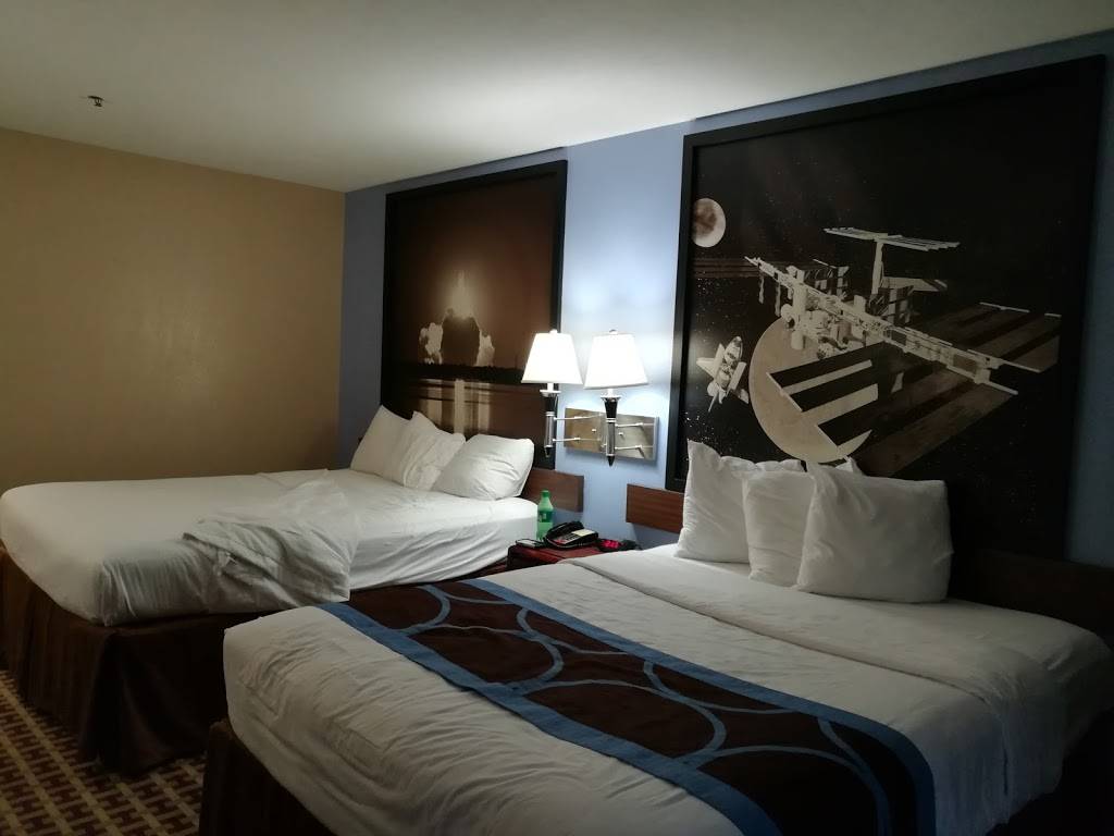 Super 8 by Wyndham Houston/NASA/Webster Area | 18103 Kings Row, Houston, TX 77058, USA | Phone: (281) 336-0841