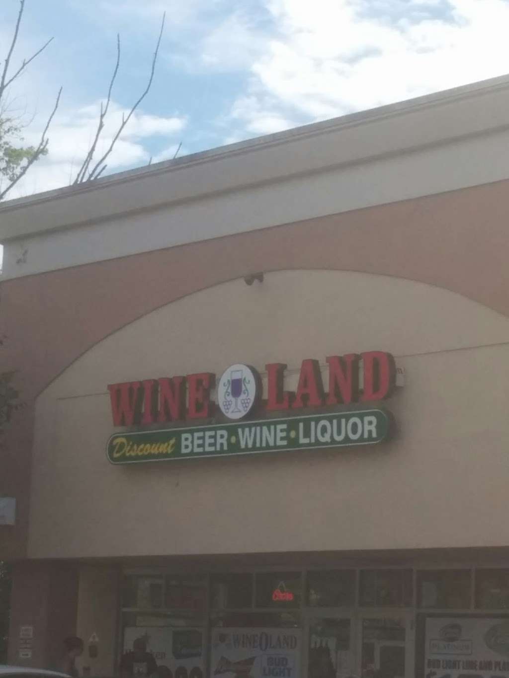 Wine O Land | 707 Jackson Mills Rd, Jackson, NJ 08527, USA | Phone: (732) 363-3131