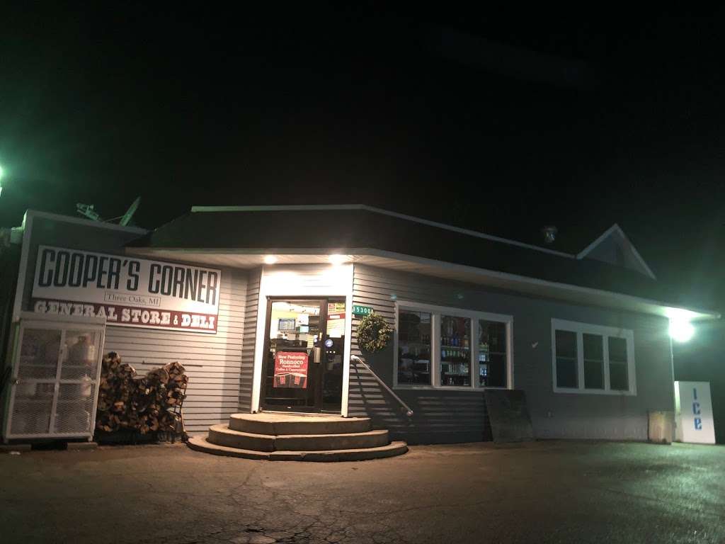 Coopers Corner | 15300 Three Oaks Rd, Three Oaks, MI 49128, USA