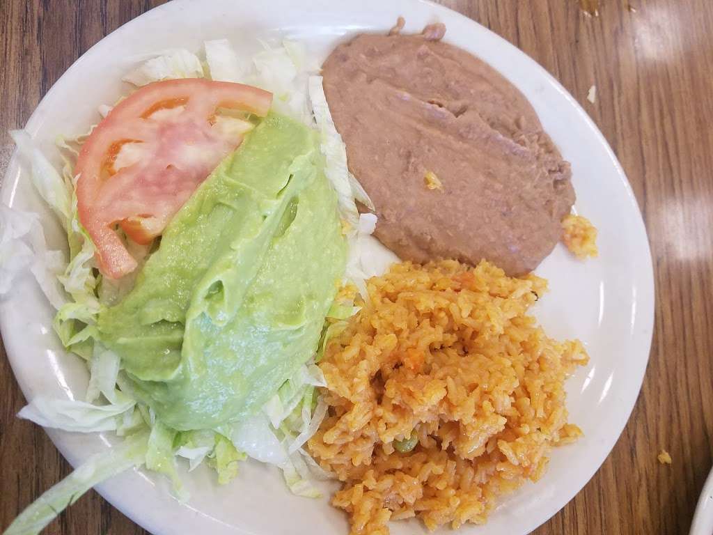 La Esquinita Mexican Restaurant & Meat Market | 14624 Shepherd Rd, Atascosa, TX 78002, USA | Phone: (210) 622-4100