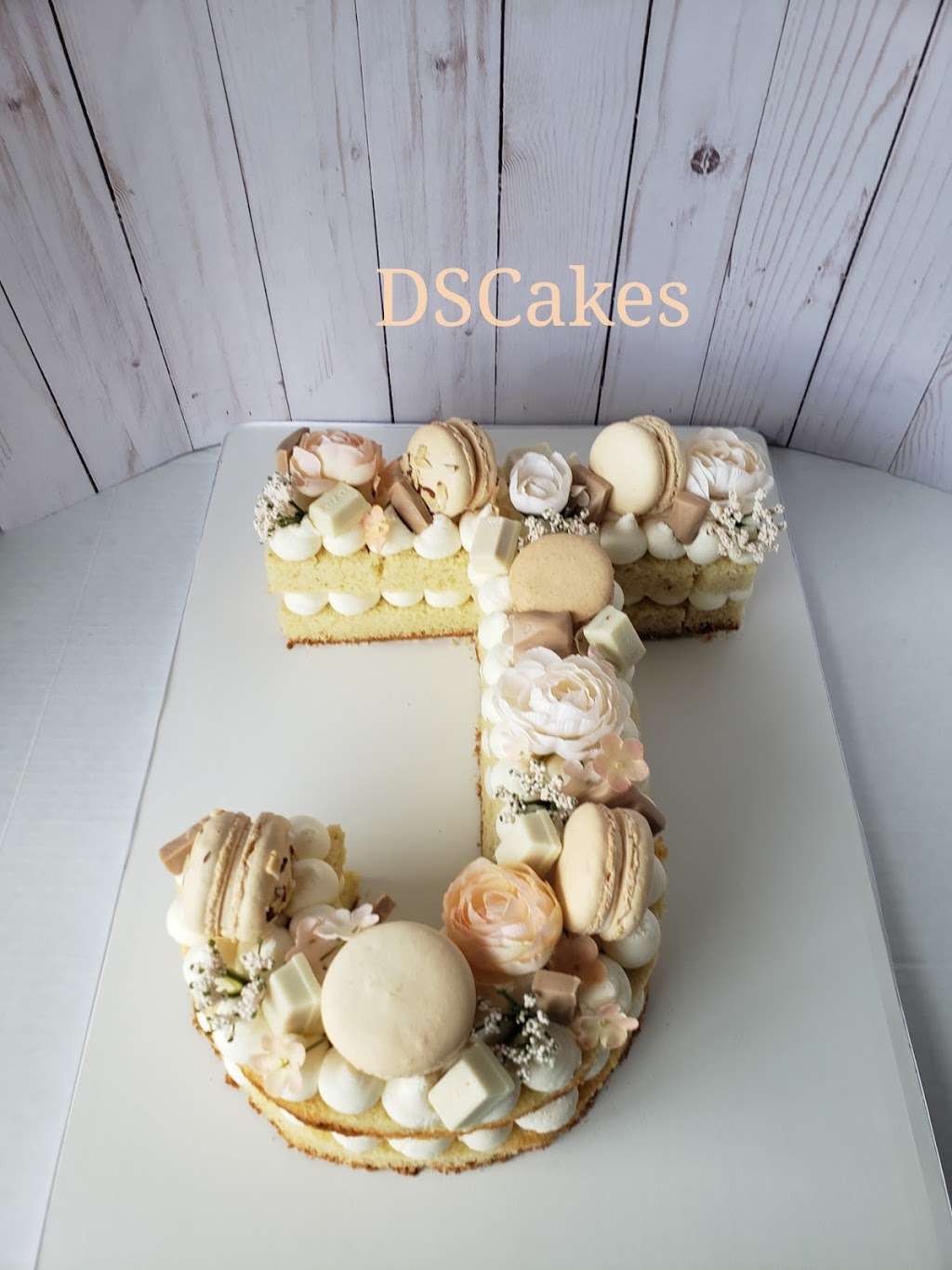 Deluxe Sweet Cakes | 5722 Berwick Ct, Sugar Land, TX 77479, USA | Phone: (832) 859-2782