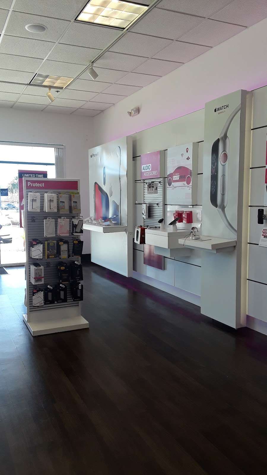 T-Mobile | 31810 Grape St Ste D, Lake Elsinore, CA 92532, USA | Phone: (951) 471-2900