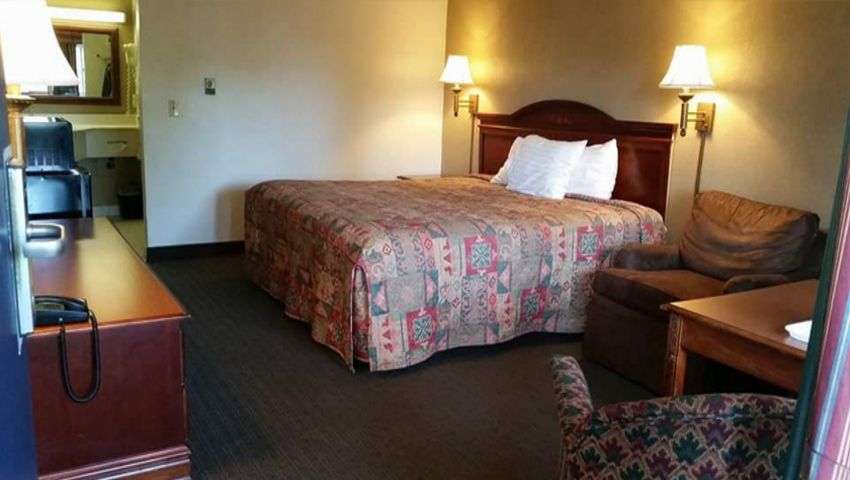 Attleboro Motor Inn | 1116 Washington St, Attleboro, MA 02703, USA | Phone: (508) 761-4825