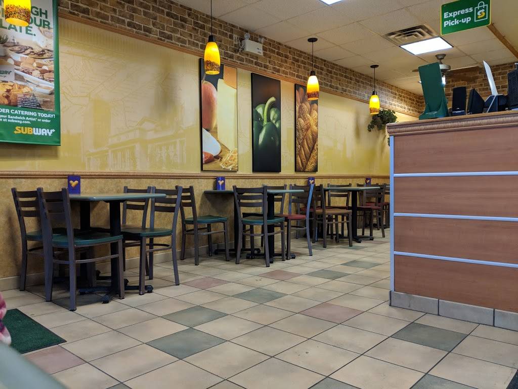 Subway | 4630-4680 Wyandotte St E, Windsor, ON N8Y 1H5, Canada | Phone: (519) 944-2416