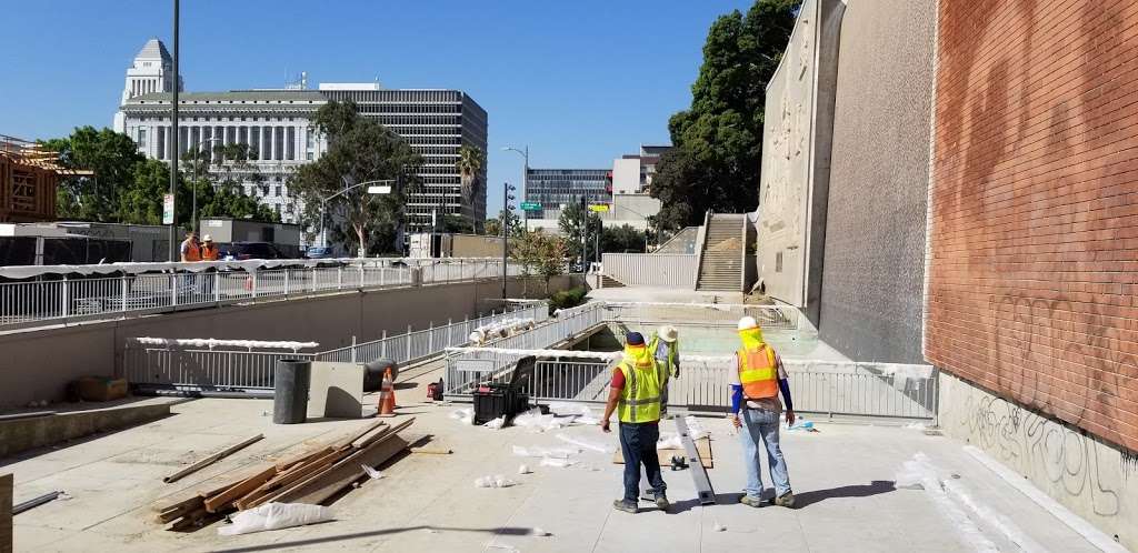 Fort Moore Pioneer Memorial | 451 N Hill St, Los Angeles, CA 90012, USA