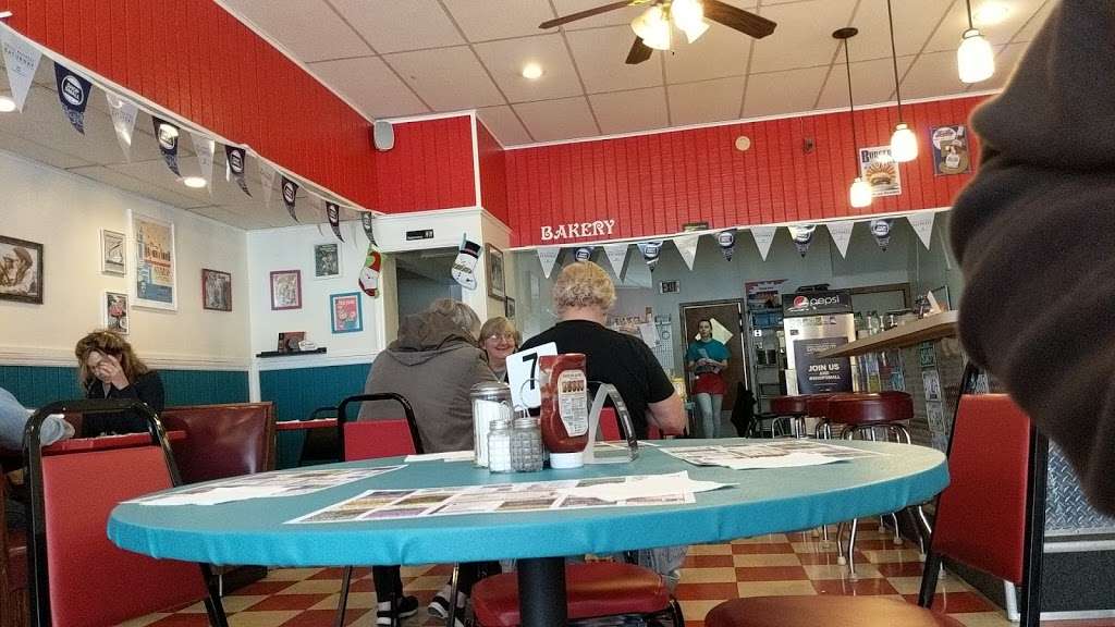 Slatington Diner | 662 Main St, Slatington, PA 18080, USA | Phone: (610) 767-4422