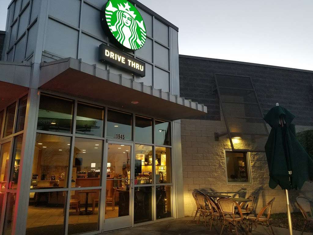 Starbucks | 1945 N Interstate 35E, Carrollton, TX 75006, USA | Phone: (972) 242-5686