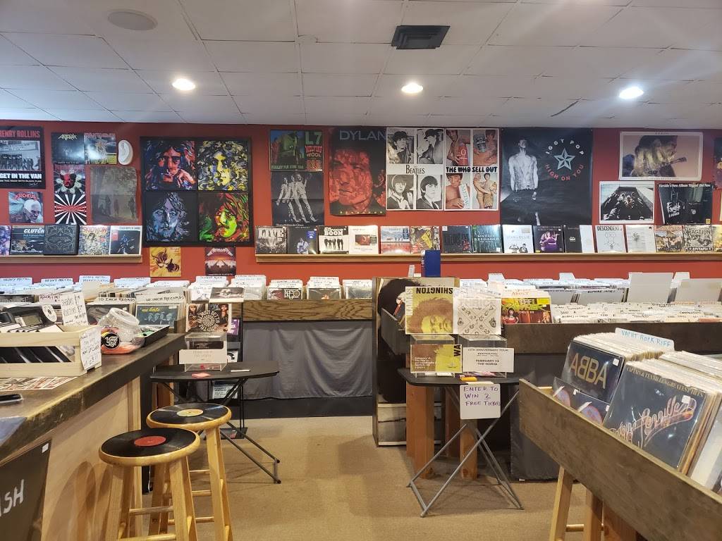 Vinyl Daze Records | 958 Laskin Rd, Virginia Beach, VA 23451, USA | Phone: (757) 963-6363