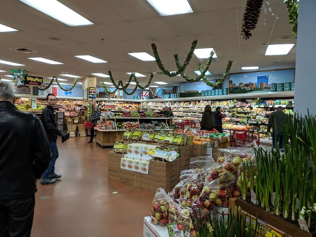 Trader Joes | 2902 W 86th St, Indianapolis, IN 46268, USA | Phone: (317) 337-1880
