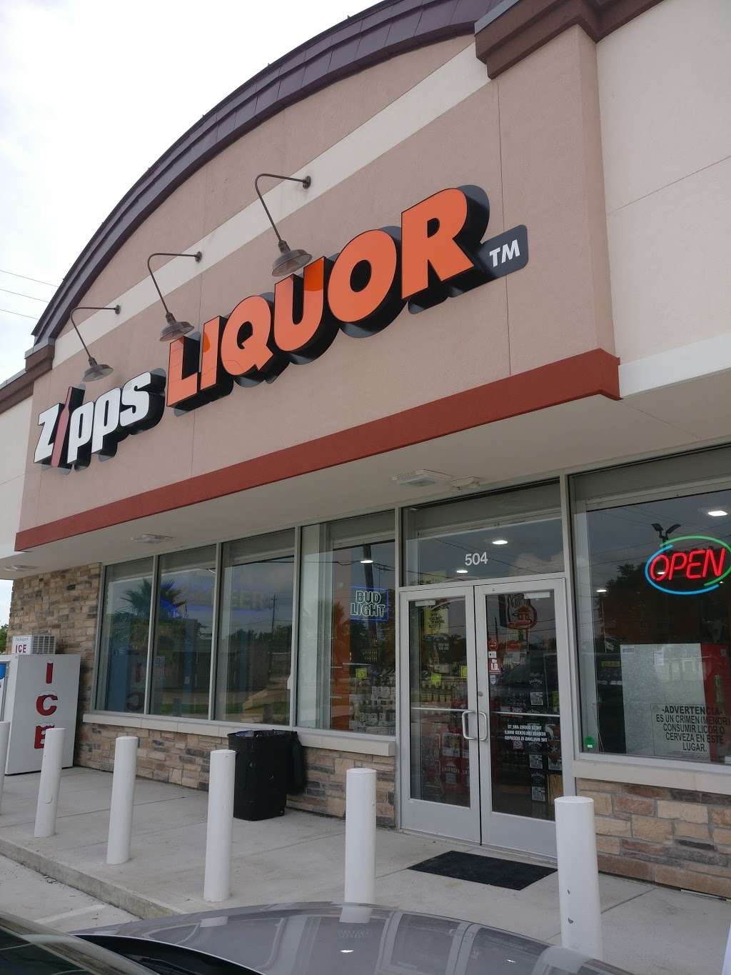 Zipps Liquor | 504 S Main St, Highlands, TX 77562, USA | Phone: (832) 699-5089