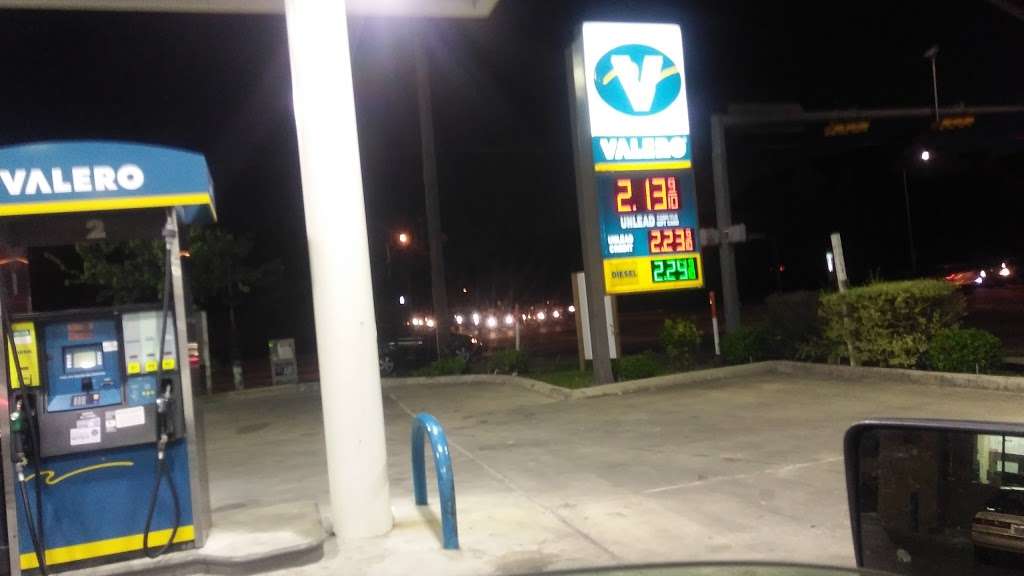 Valero | 3818 Wilcrest Dr, Houston, TX 77042, USA | Phone: (713) 784-3361