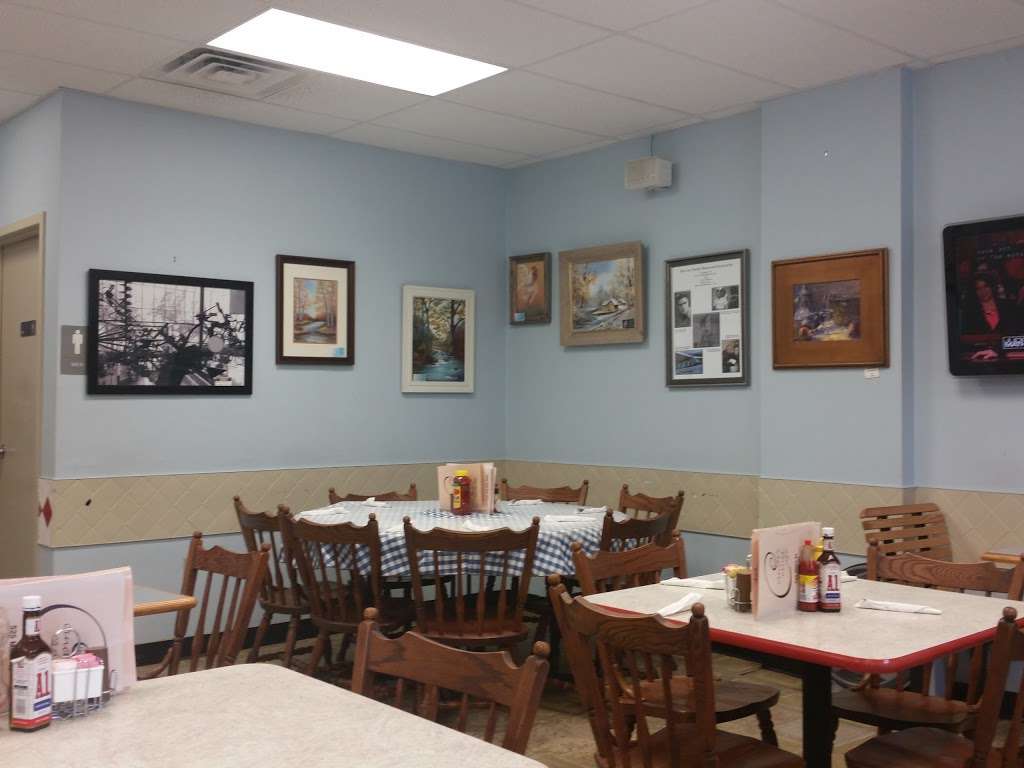 Cornetts Corner Cafe | 525 Main St, Hope, IN 47246, USA | Phone: (812) 546-5950