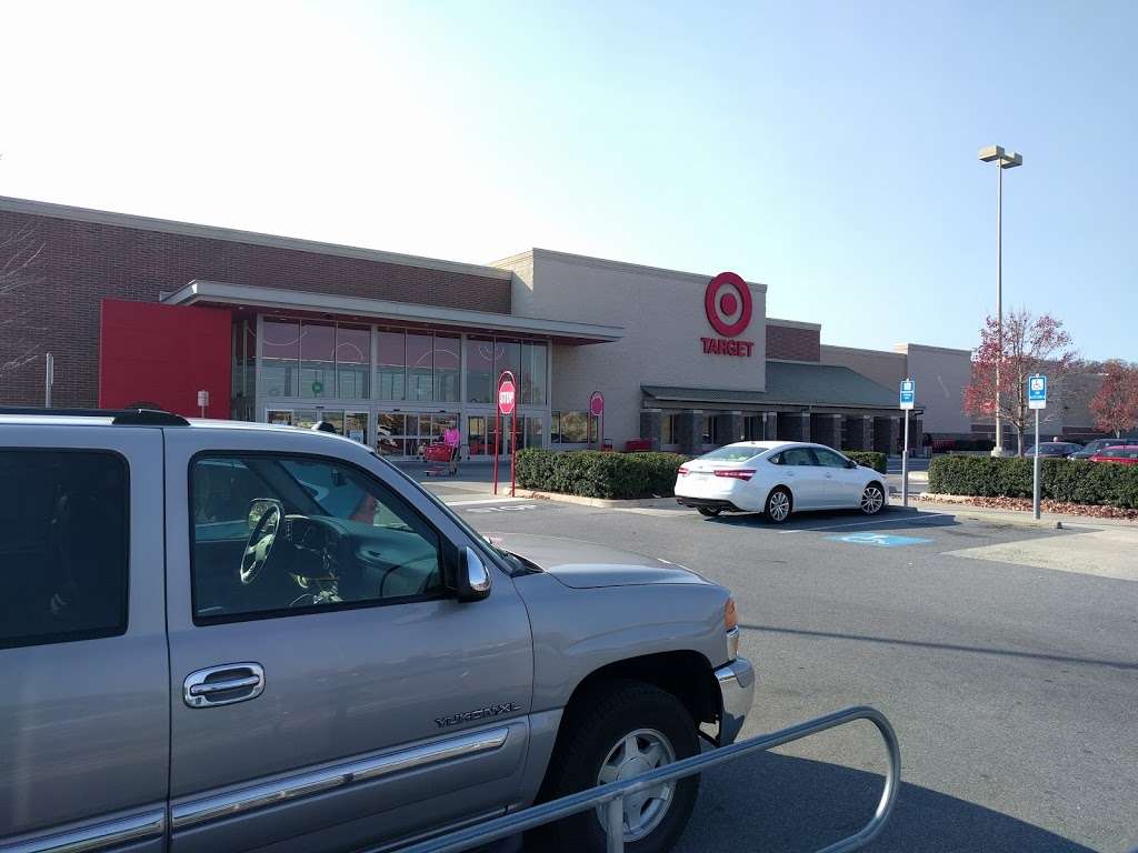 Target | 10 Crooked Run Plaza, Front Royal, VA 22630, USA | Phone: (540) 631-3290