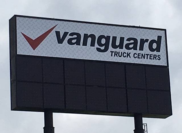 Vanguard Truck Center - Cahokia Mack Isuzu | 1 Vanguard Way, Cahokia, IL 62206, USA | Phone: (314) 256-8099