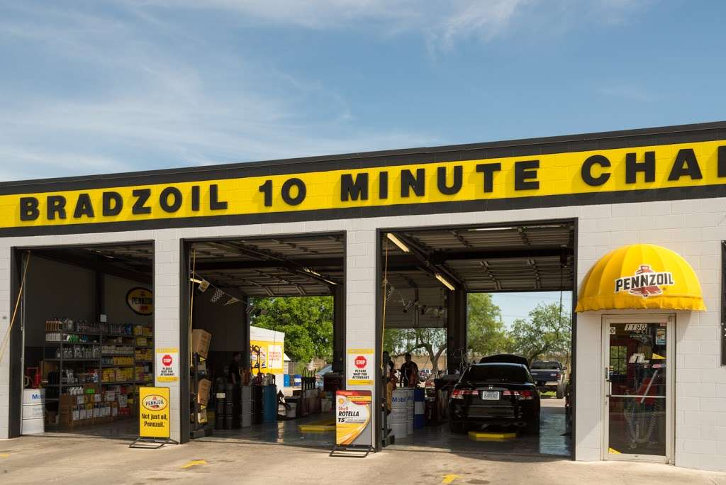 Bradzoil Ten-Minute Change | 1190 Borgfeld Rd, Schertz, TX 78154, USA | Phone: (210) 566-1077