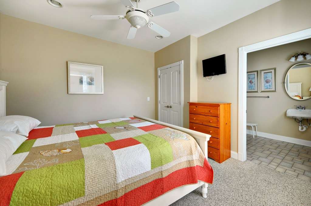 Sea Voice Beach House - Group Rental Property | 14 Delaware Ave, Rehoboth Beach, DE 19971, USA | Phone: (302) 542-8349