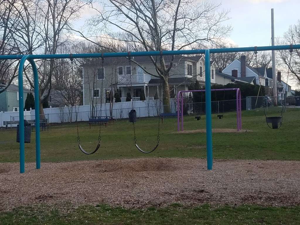 Lee Place Park | 100-84 Lee Pl, Bergenfield, NJ 07621, USA