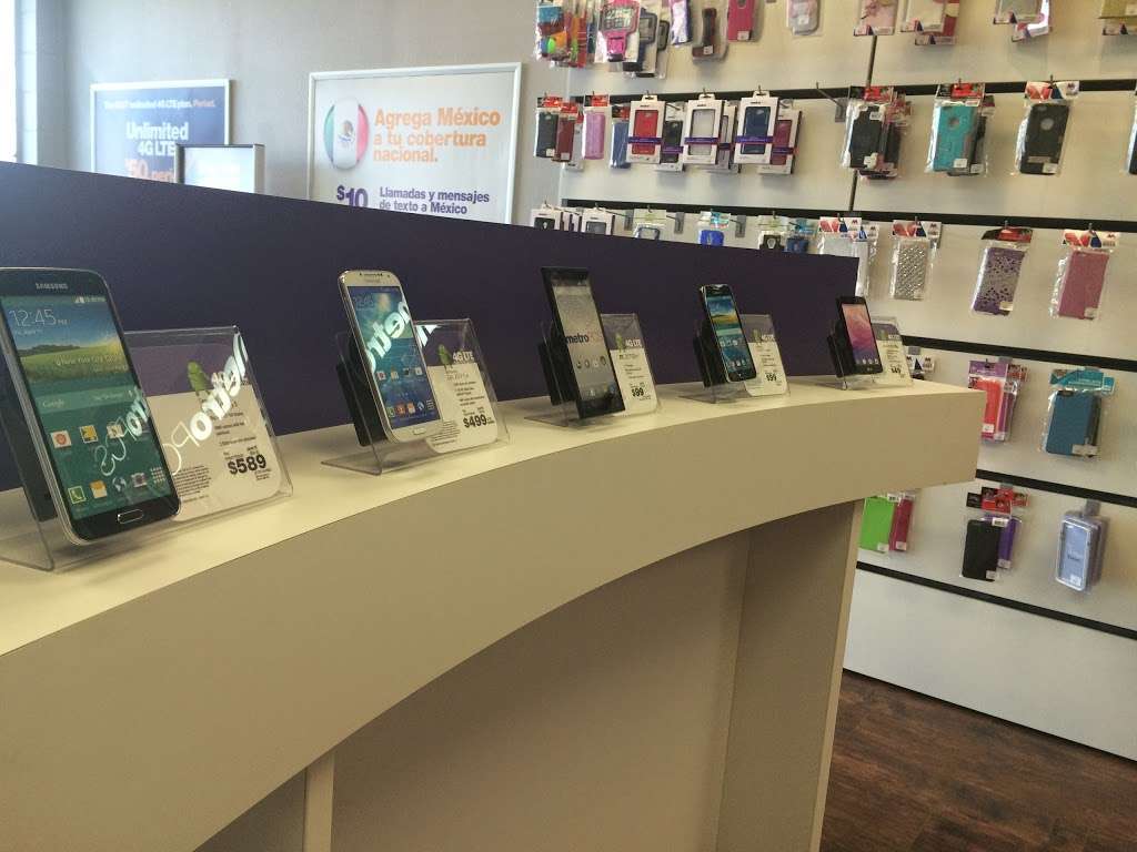 MetroPCS Authorized Dealer | 411 US-69, Kansas City, MO 64119, USA | Phone: (816) 490-6647