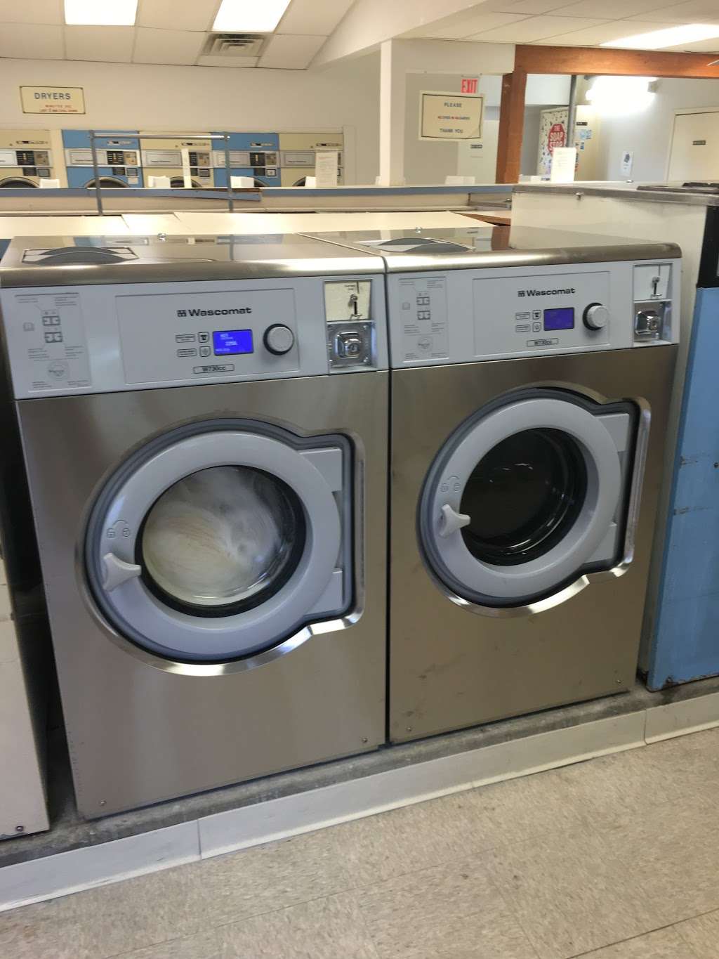 USA Laundromat | 429 Schuylkill Rd, Phoenixville, PA 19460, USA | Phone: (484) 924-9391