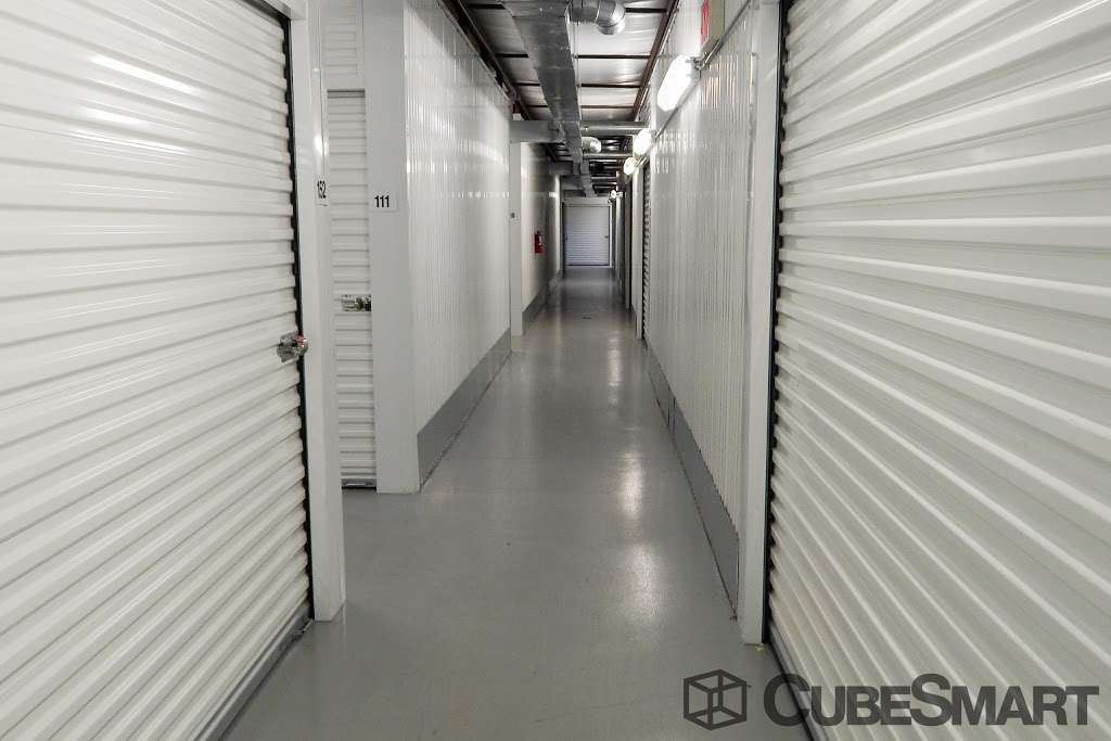 CubeSmart Self Storage | 10030 Blackhawk Blvd, Houston, TX 77089, USA | Phone: (281) 481-1119