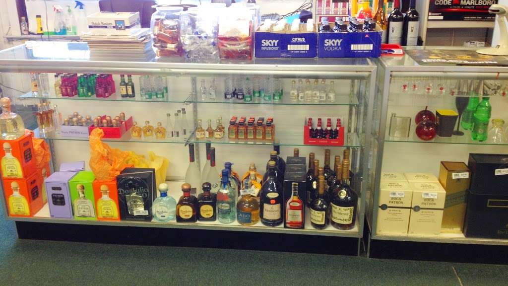 Peddlers Liquor Store | 10 W Main St, Newark, DE 19702, USA | Phone: (302) 731-5991