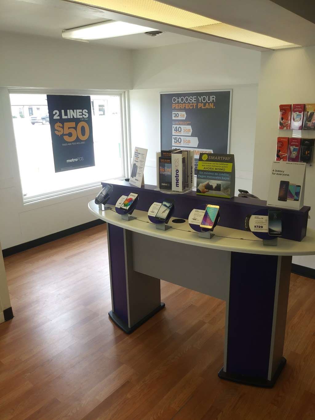 metro PCS | 4308 W Washington St, Indianapolis, IN 46241, USA | Phone: (317) 757-5882