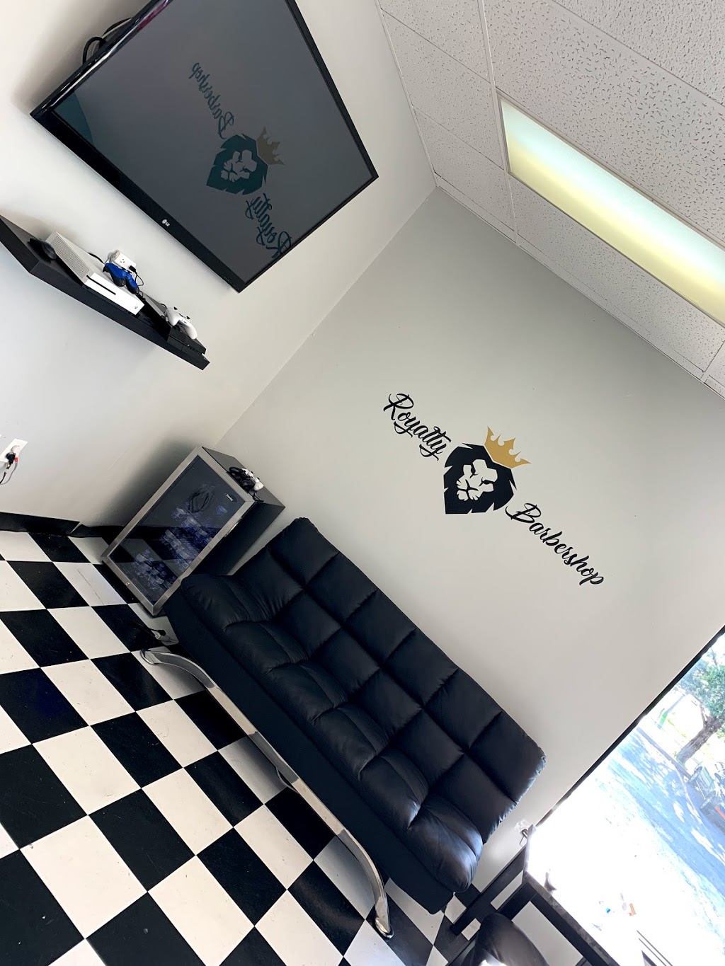 Royalty Barbershop | 12881 S Mur-Len Rd, Olathe, KS 66062, USA | Phone: (913) 839-3606