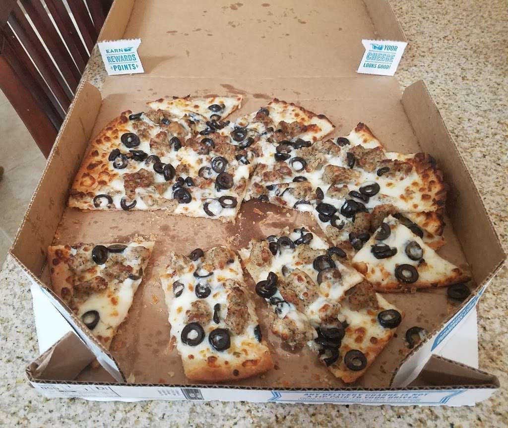 Dominos Pizza | 31165 Temecula Pkwy #G-1, Temecula, CA 92592, USA | Phone: (951) 676-0707