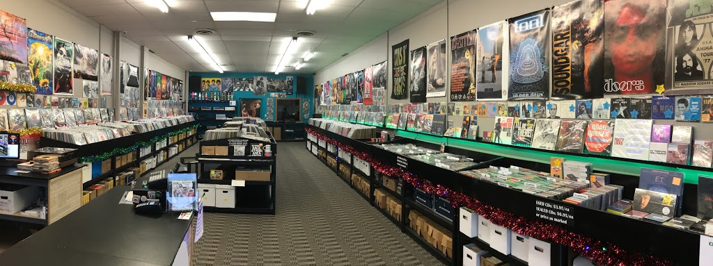 Lincoln Vintage Vinyl | 908 N 70th St, Lincoln, NE 68505, USA | Phone: (402) 601-3725