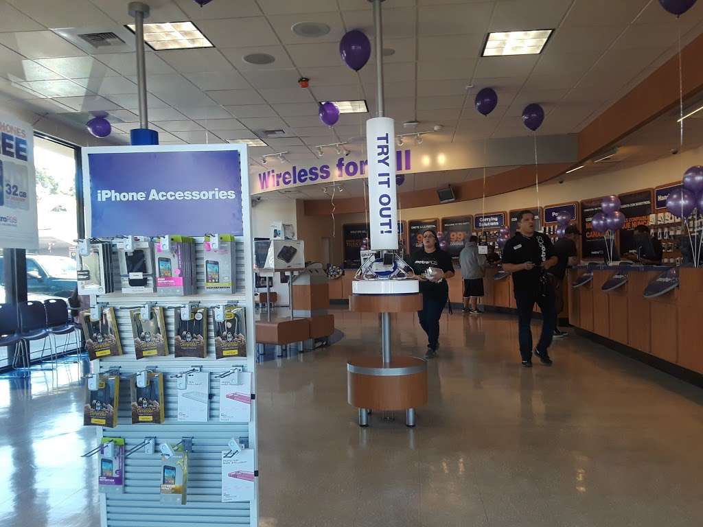 Metro by T-Mobile | 11091 Beach Blvd, Stanton, CA 90680, USA | Phone: (714) 730-2882