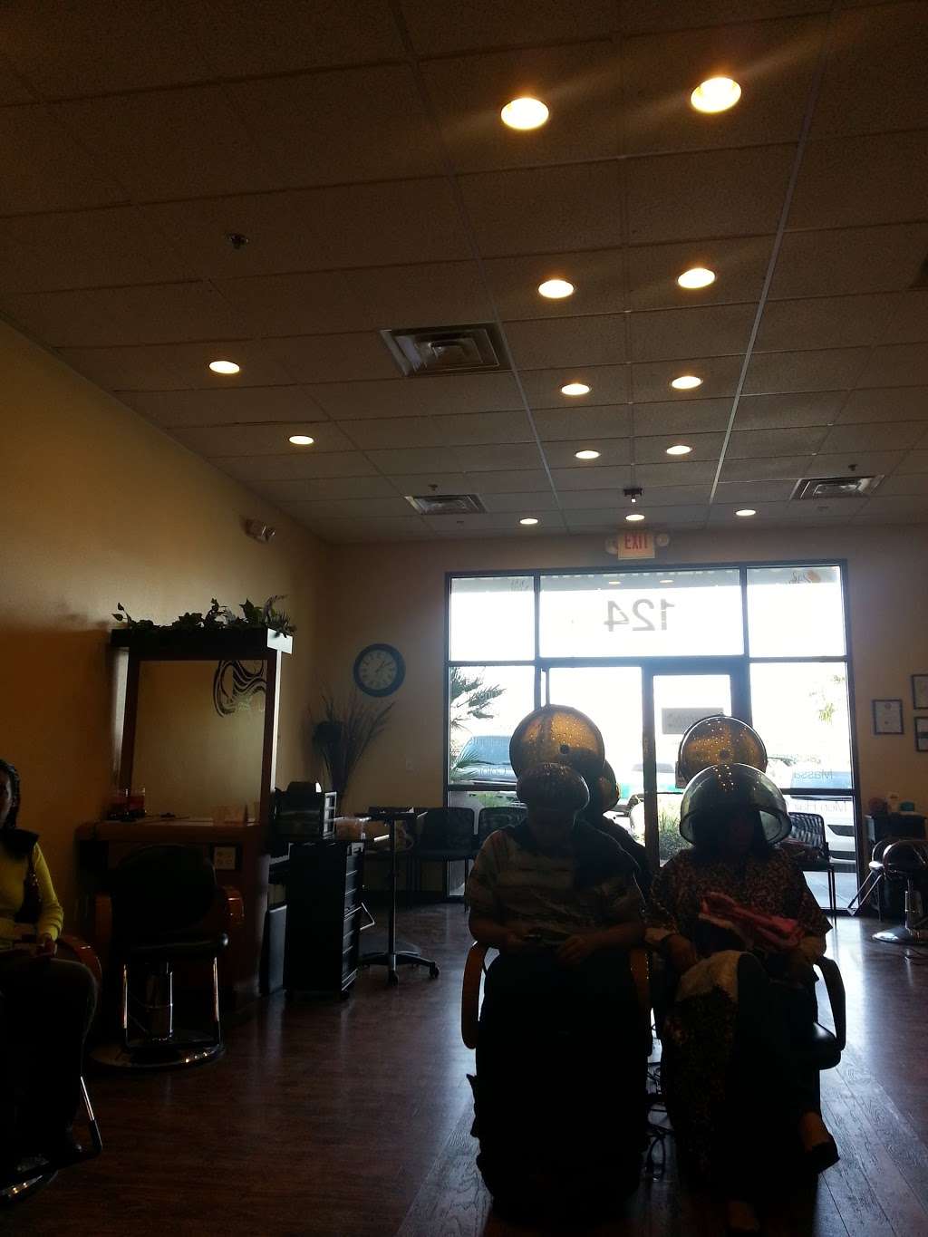 Xquisite Hair Studio | 345 W Craig Rd #124, North Las Vegas, NV 89032, USA | Phone: (702) 462-5200