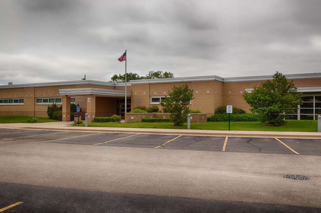 Aurora Public Library - West Branch | 233 S Constitution Dr, Aurora, IL 60506, USA | Phone: (630) 264-3600