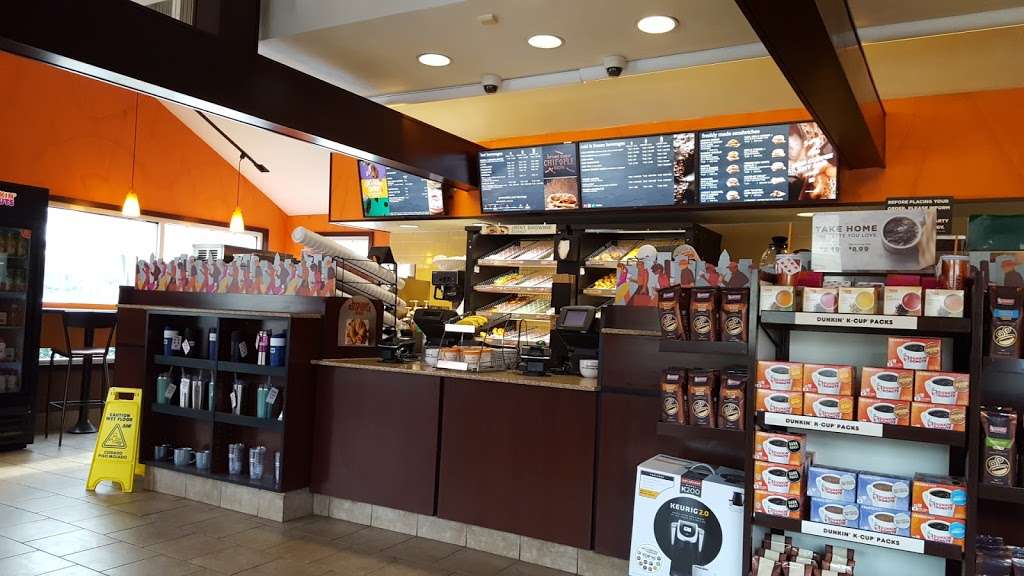 Dunkin Donuts | 915 High St, Westwood, MA 02090, USA | Phone: (781) 329-2741