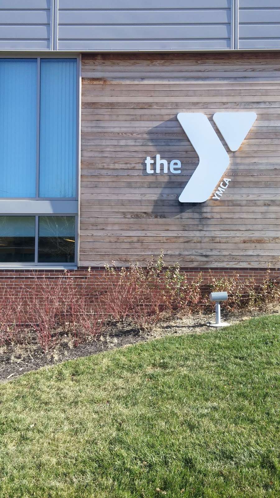 Linwood YMCA/James B. Nutter, Sr. Community Center | 3800 Linwood Blvd, Kansas City, MO 64128, USA | Phone: (816) 923-5675