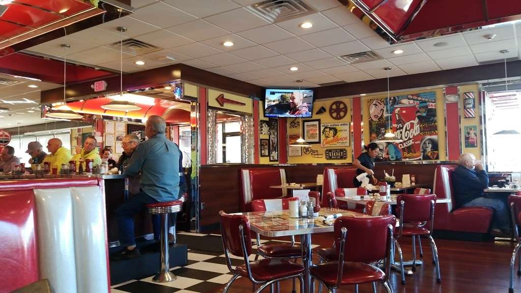 MaryAnns Diner | 3 Veterans Memorial Pkwy, Salem, NH 03079, USA | Phone: (603) 893-9877