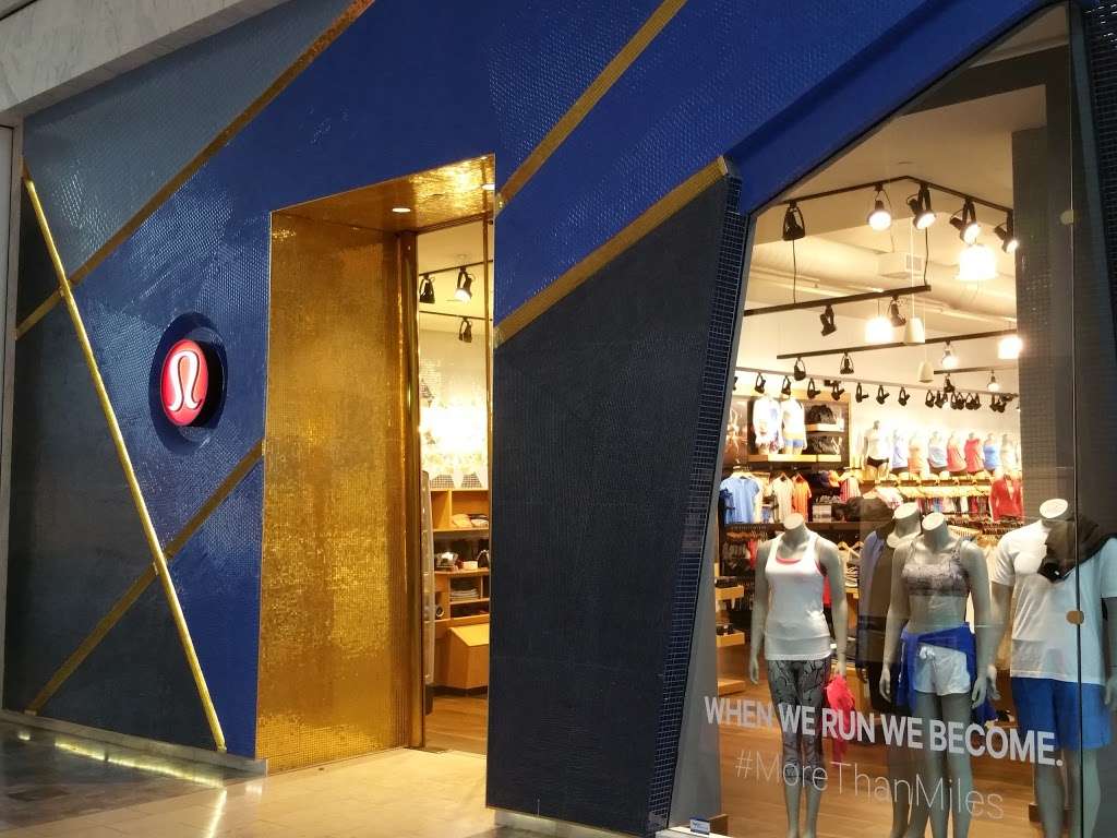 lululemon | 100 Garden State Plaza Lower Level, Paramus, NJ 07652, USA | Phone: (201) 291-2590