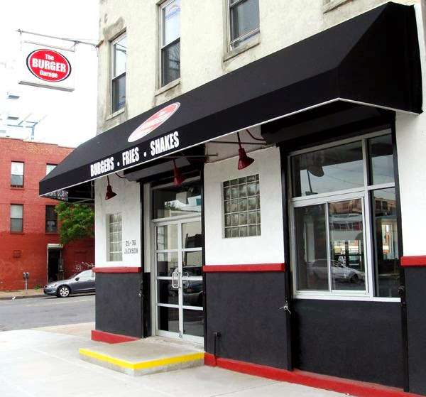 The Burger Garage | 25-36 Jackson Ave, Long Island City, NY 11101, USA | Phone: (718) 392-0424