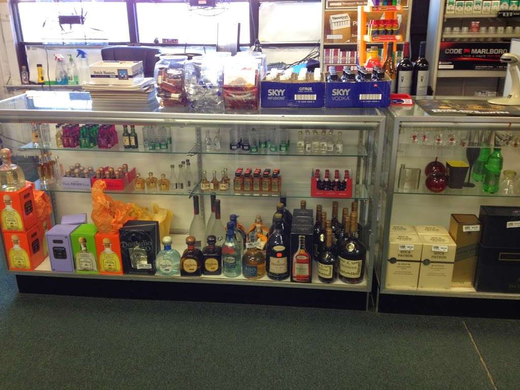 Peddlers Liquor Store | 10 W Main St, Newark, DE 19702, USA | Phone: (302) 731-5991