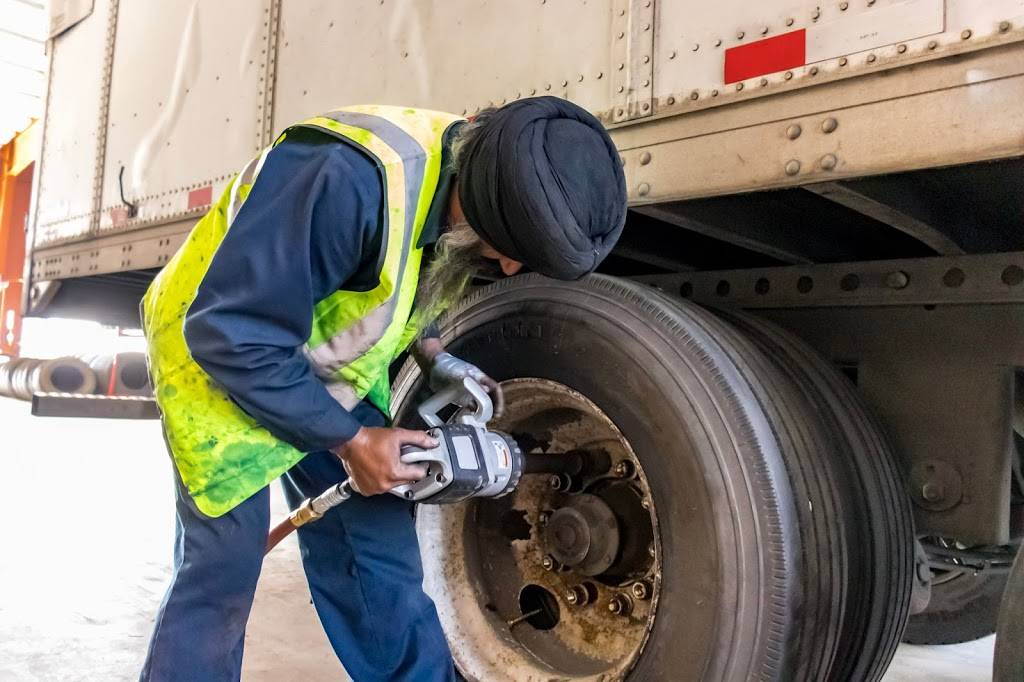 Flag City Truck Wash and Service | 6386 West, Capitol Ave, Lodi, CA 95242, USA | Phone: (209) 333-1001