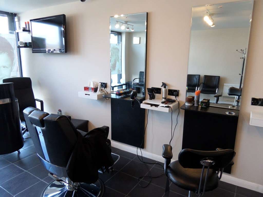 Cutting Edge Gentlemens Barbers | 3 Albury Grove Rd, Cheshunt, Waltham Cross EN8 8NS, UK | Phone: 01992 214563