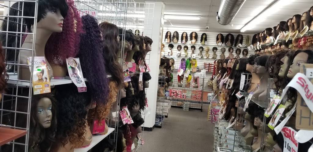 Wig Town | 126 E 47th St, Chicago, IL 60653, USA | Phone: (773) 624-4259