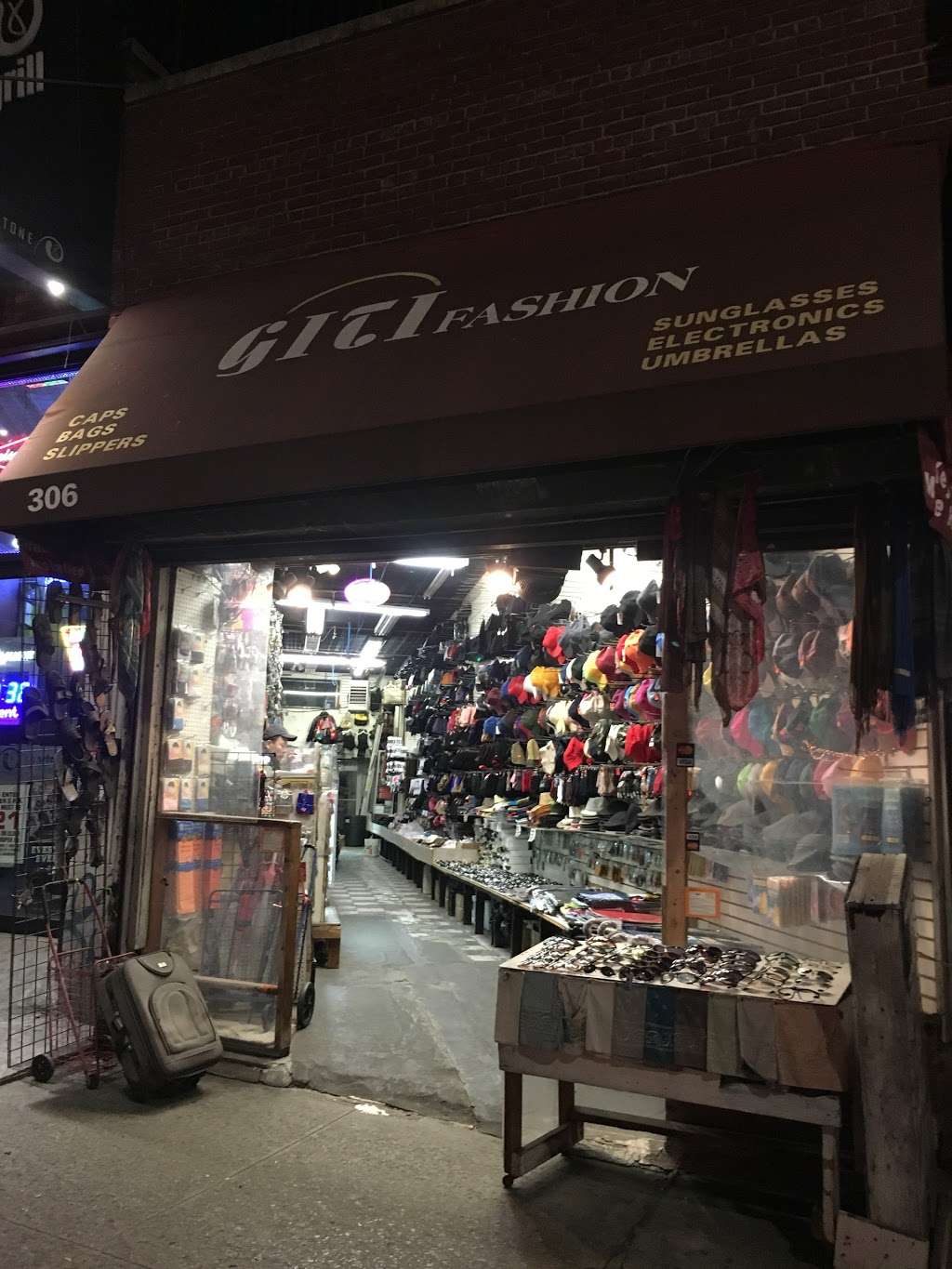 Giti Fashion | 306 Flatbush Ave, Brooklyn, NY 11238, USA | Phone: (718) 230-3526