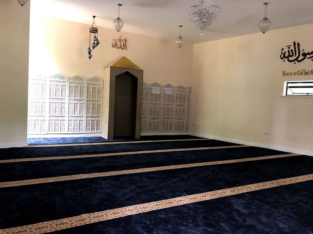 Gilwell Park Mosque | Waltham Abbey, London E4 7QW, UK | Phone: 020 8498 5300