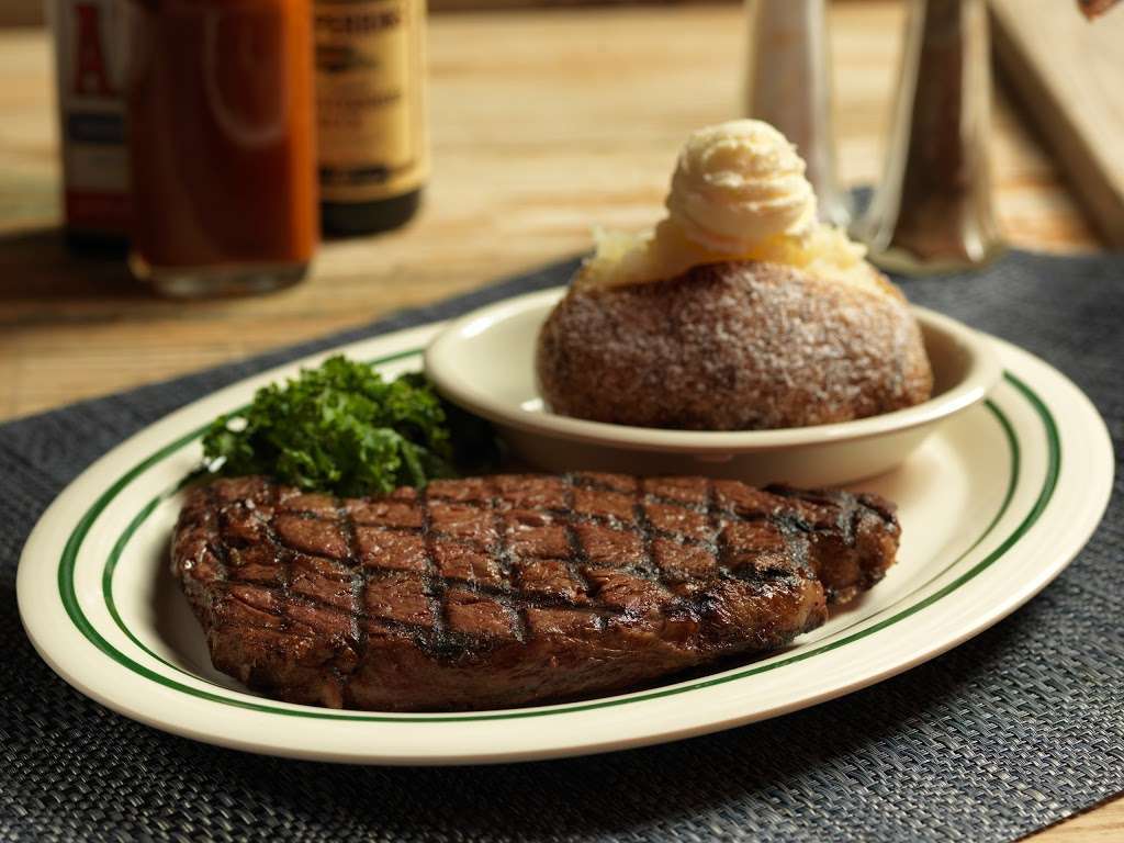 Flanigans Seafood Bar and Grill | 2041 NE 2nd St, Deerfield Beach, FL 33441, USA | Phone: (954) 427-9304