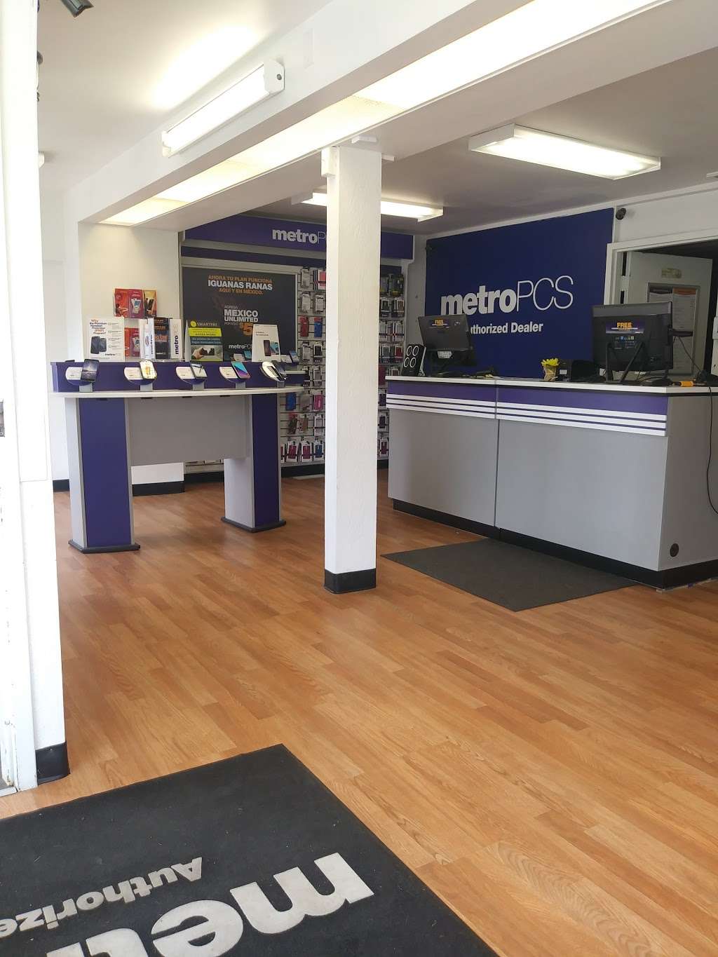 metro PCS | 4308 W Washington St, Indianapolis, IN 46241, USA | Phone: (317) 757-5882