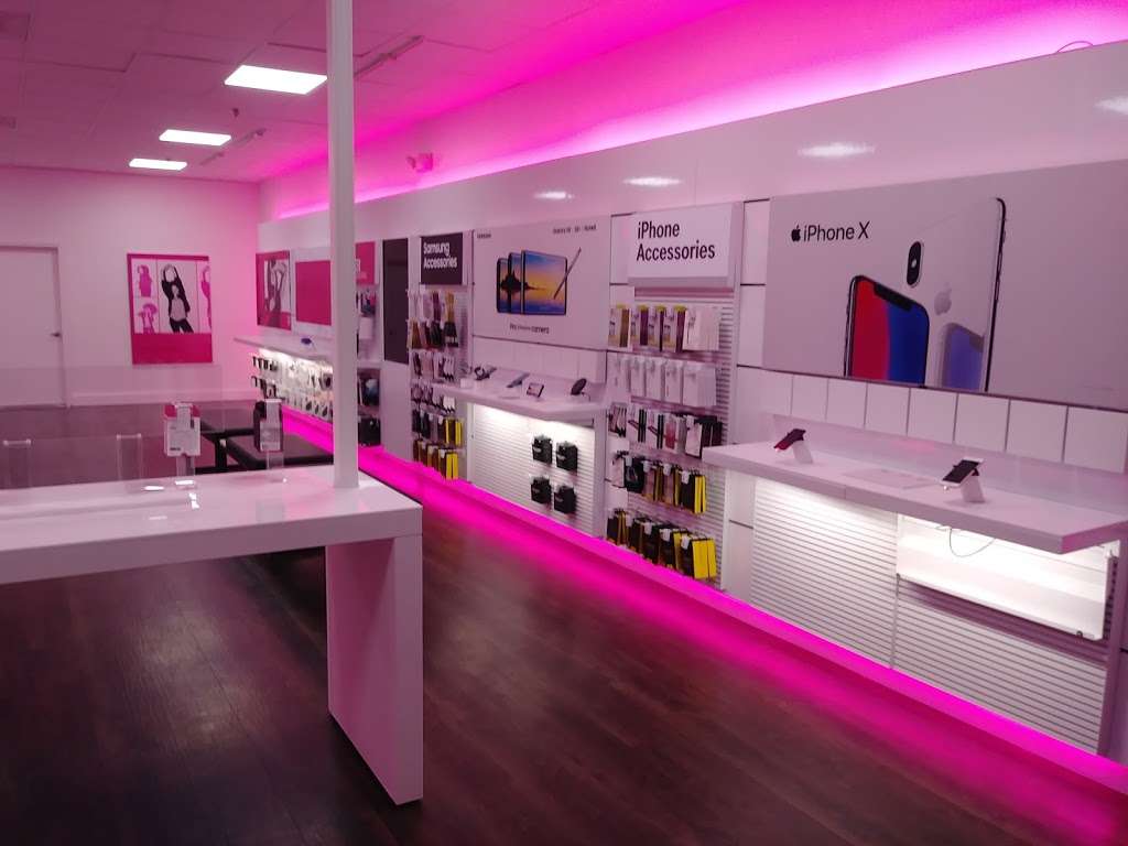 T-Mobile | 10130 Northlake Blvd, West Palm Beach, FL 33412, USA | Phone: (561) 425-6212