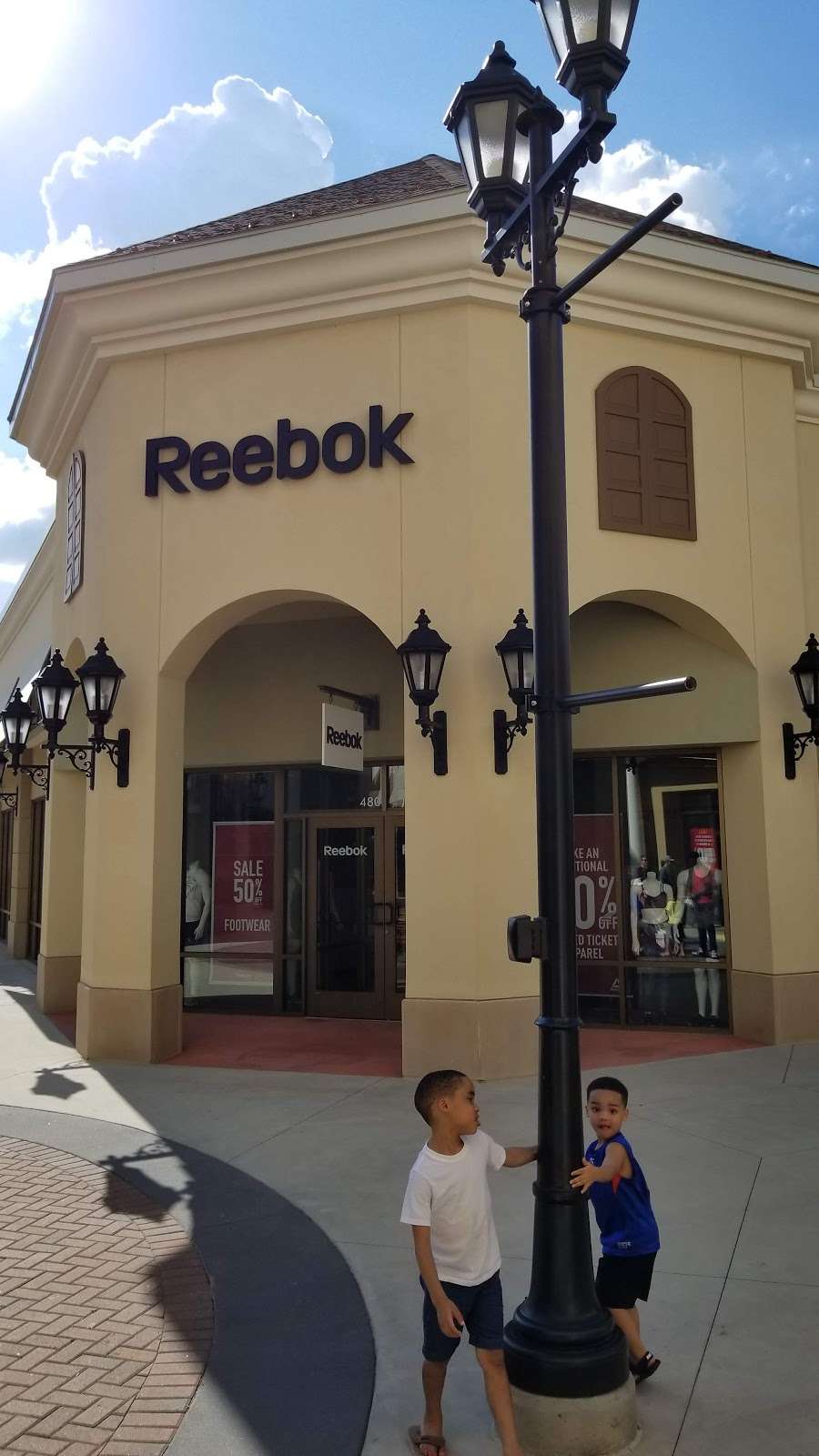 Reebok Outlet Store Charlotte | 5404 New Fashion Way #1040, Charlotte, NC 28278, USA | Phone: (704) 583-0367