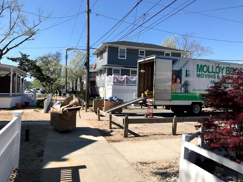 Molloy Bros Moving And Storage | 185 Price Pkwy, Farmingdale, NY 11735, USA | Phone: (516) 396-8600